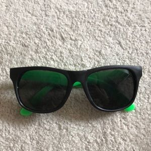 Brand new vineyard vines sunglasses
